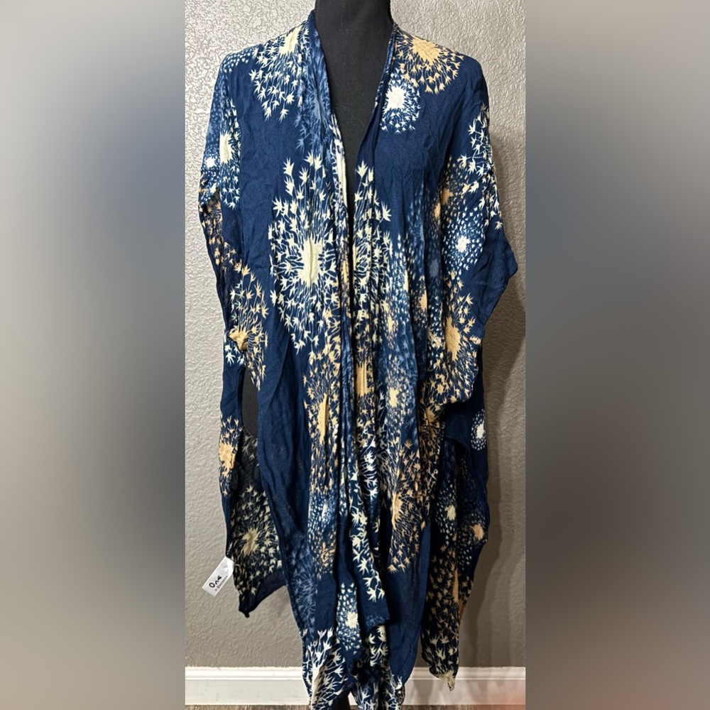 One by Onedder Women’s OS Sleeveless Split Hem Dandelion Duster Cover Up Shawl